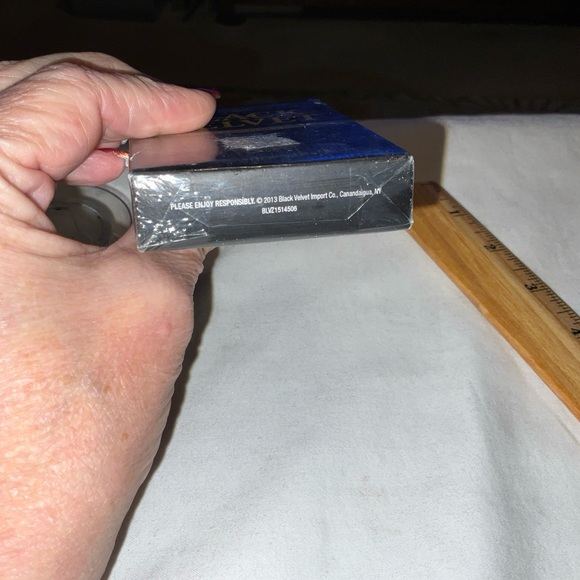 Black Velvet Blended Canadian Whiskey Playing Cards 2013 Brand New SEALED DECK - Picture 15 of 16